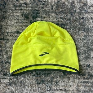 Brooks reflective night running beanie